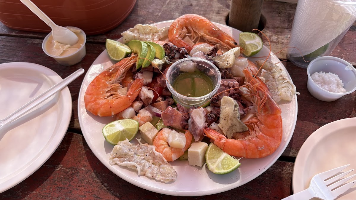 Mariscos El Pirata Photo 3