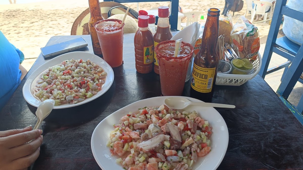 Mariscos El Pirata Photo 7