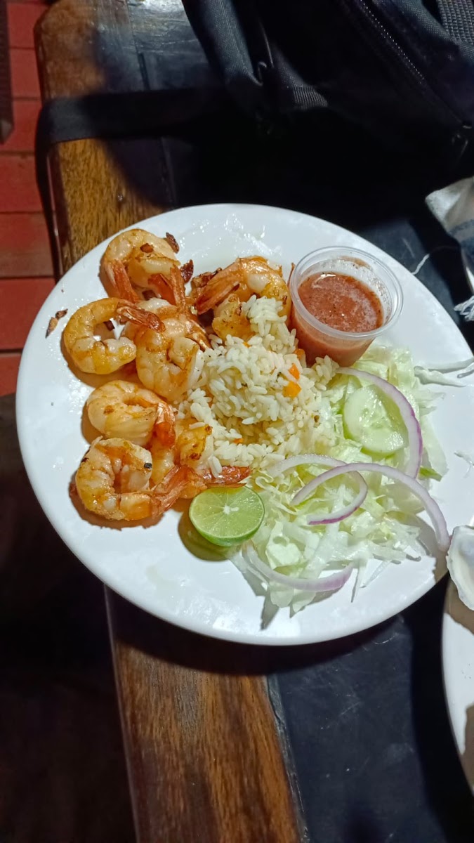 Mariscos El Pirata Photo 9