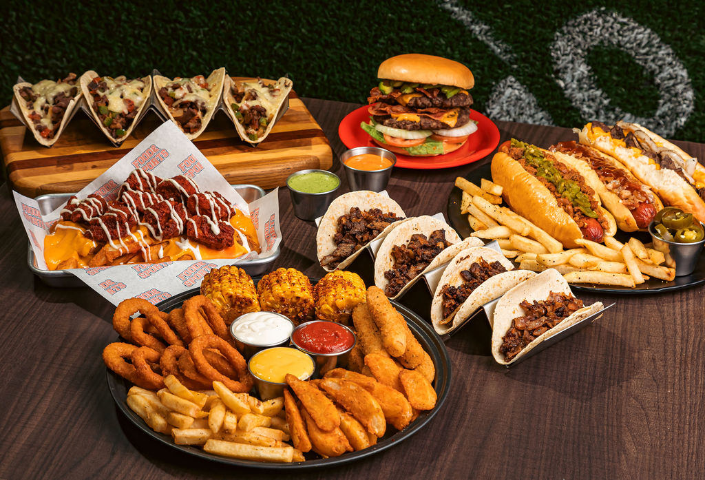 Meloones Sports Bar Photo 3