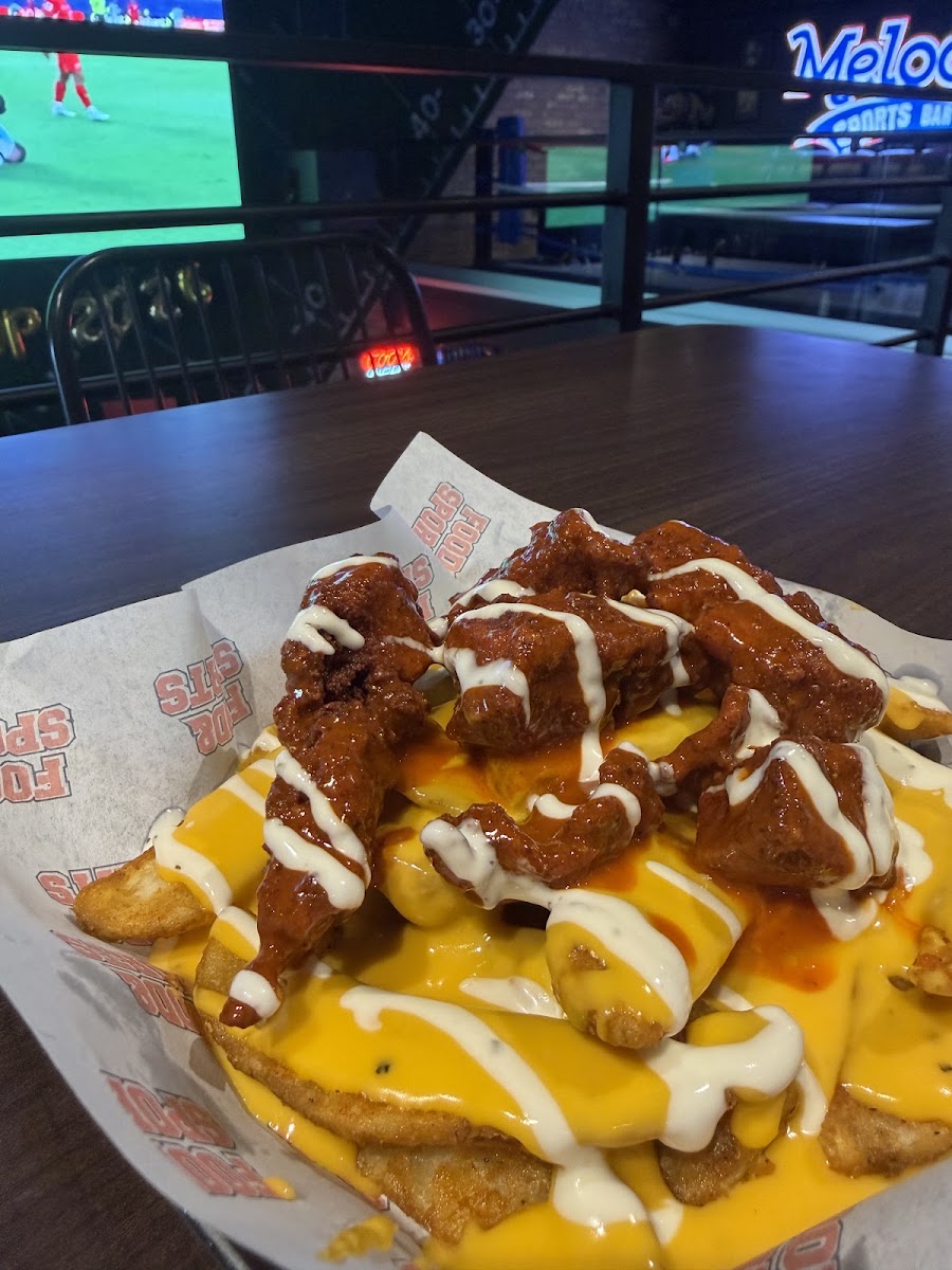 Meloones Sports Bar Photo 4