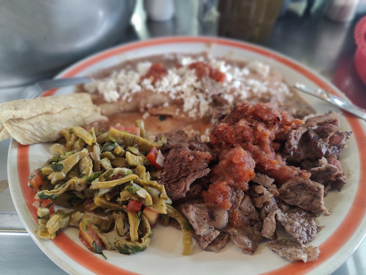 Menuderia Y Carnes Asadas Alfonso Photo 10
