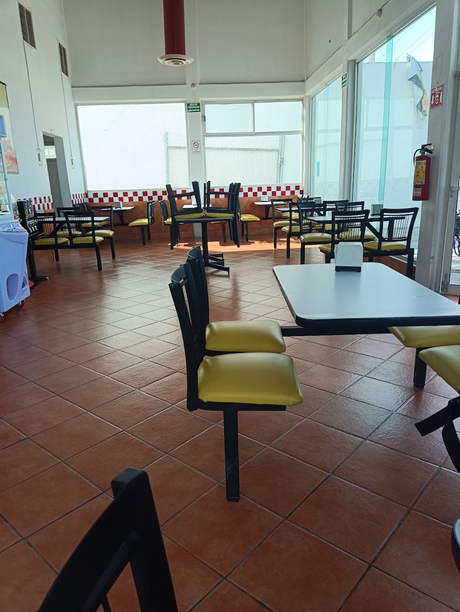 Mister Pizza Photo 3