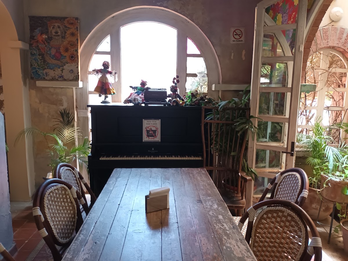 Mona Cafe Photo 4