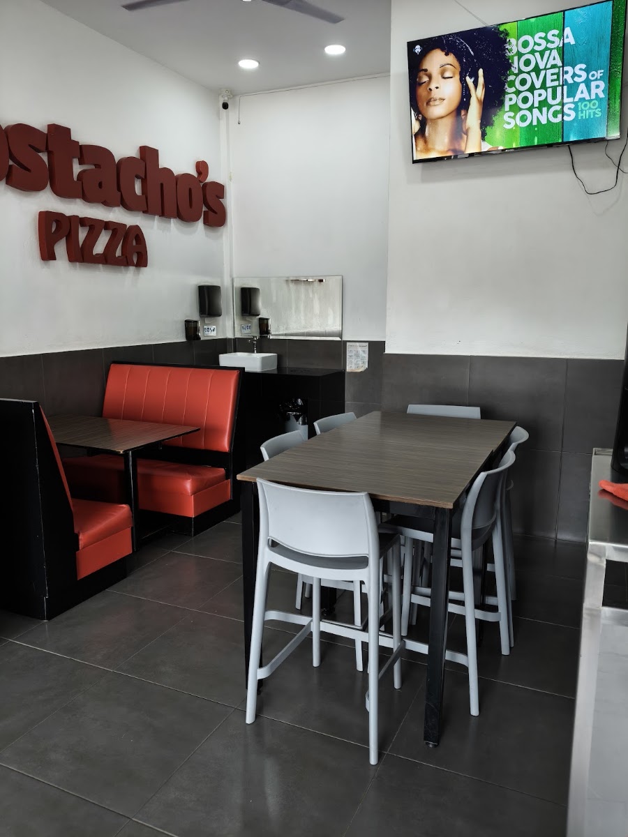 Mostachos Pizza Plaza Del Valle Photo 3