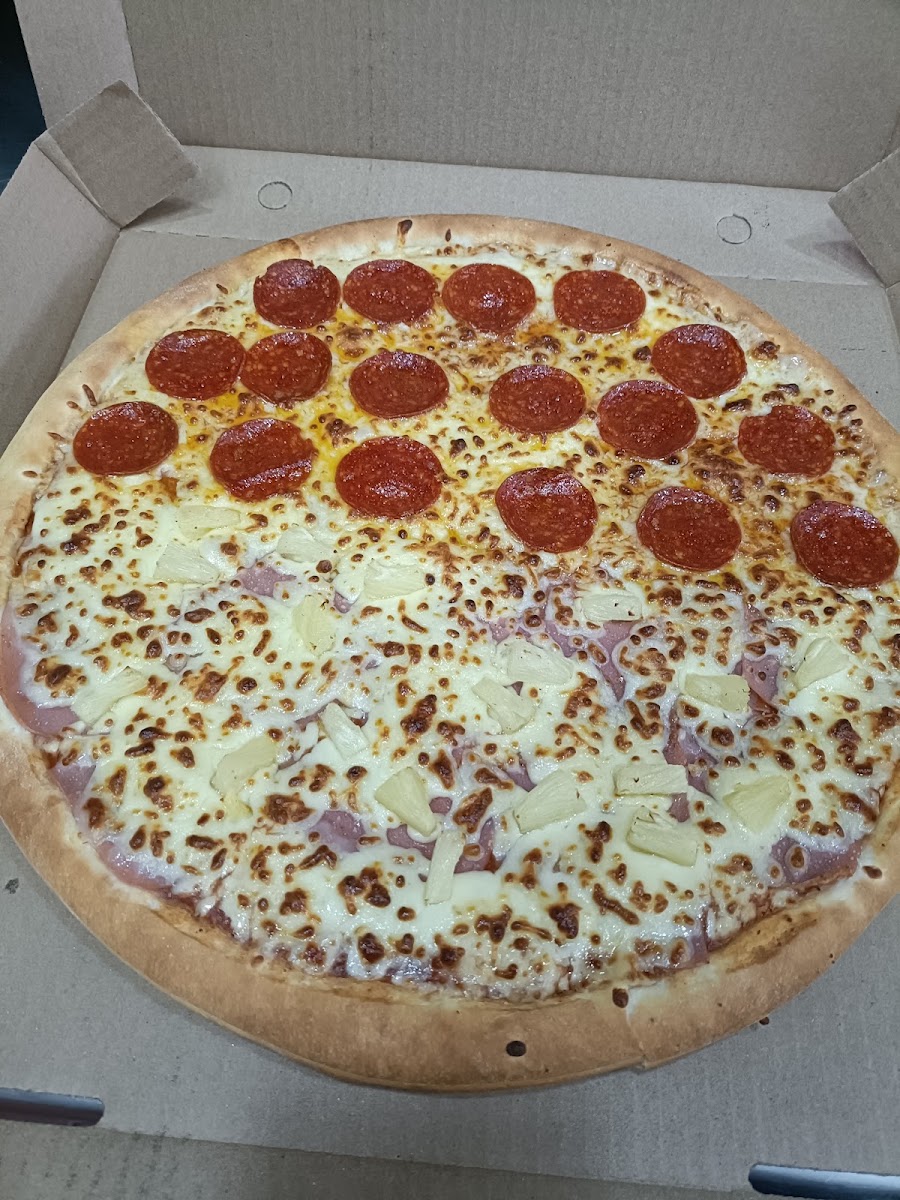 Mostachos Pizza Plaza Del Valle Photo 6
