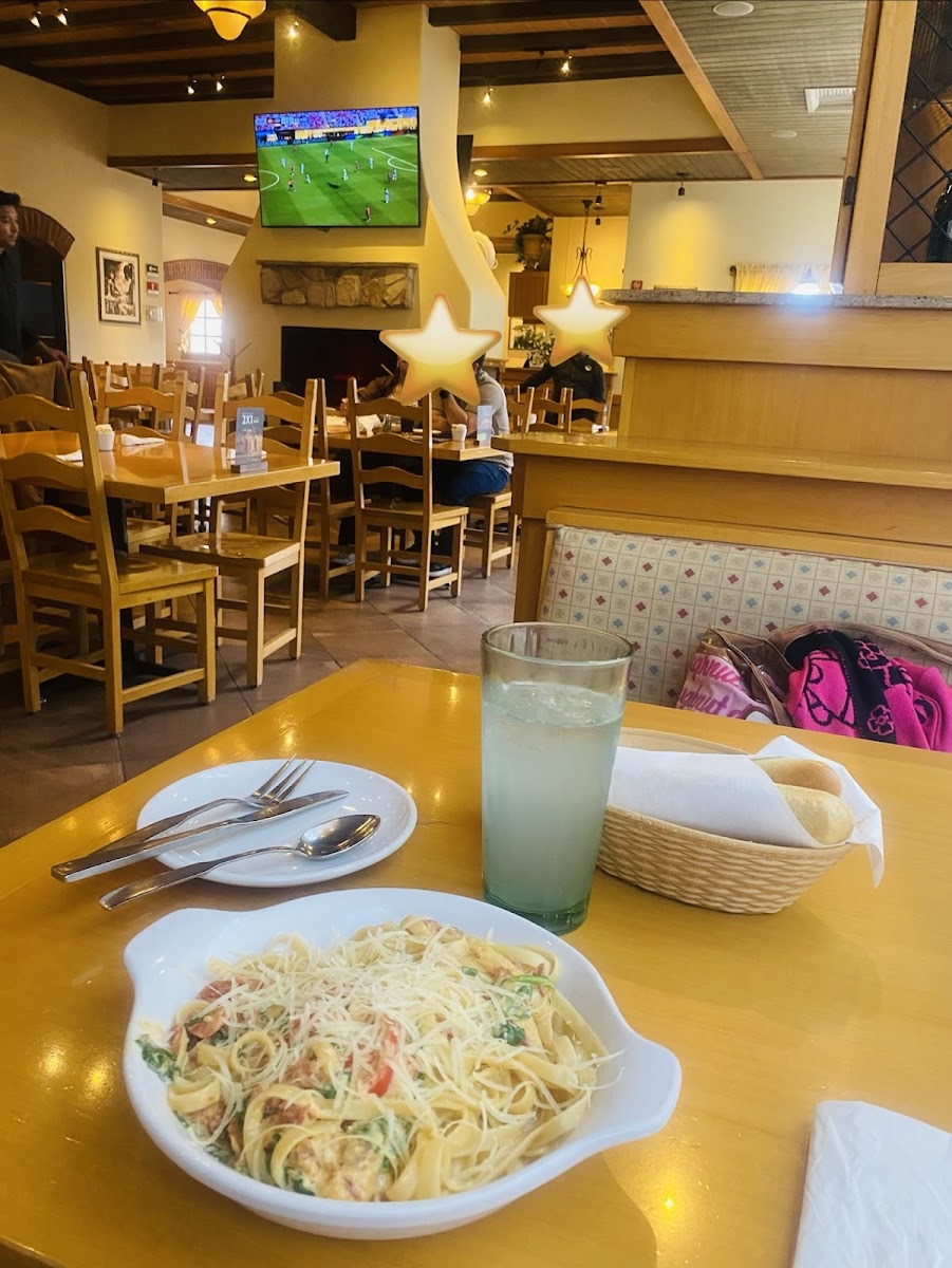 Olive Garden Italian Restaurant Photo 3