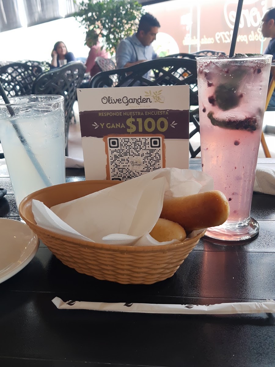 Olive Garden Italian Restaurant Photo 7