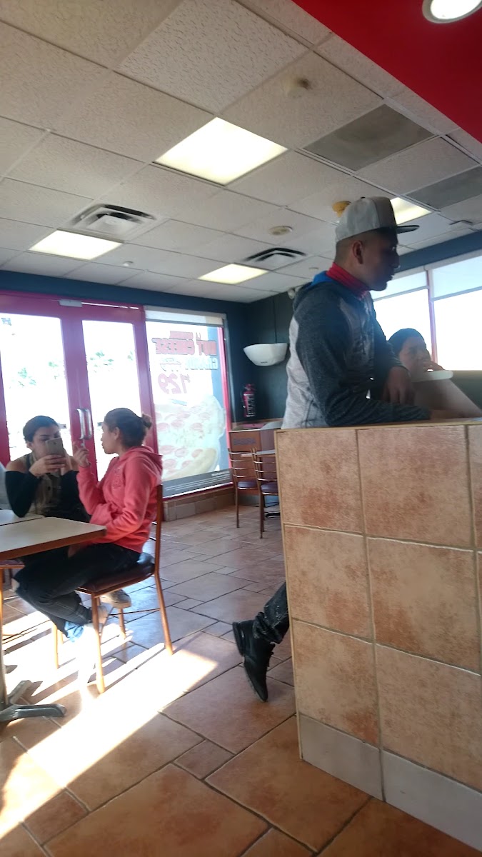 Pizza Hut Photo 2