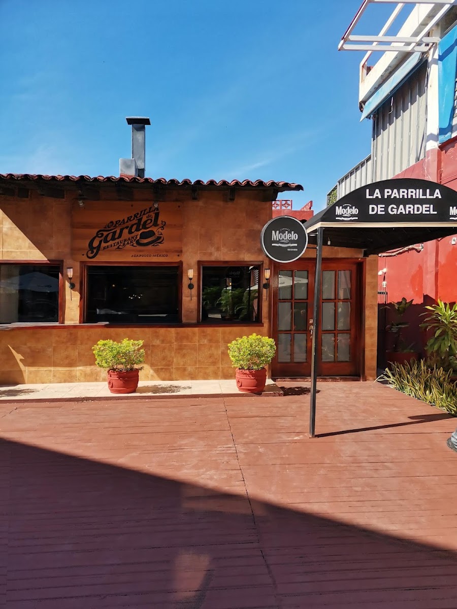 Restaurant La Parrilla De Gardel