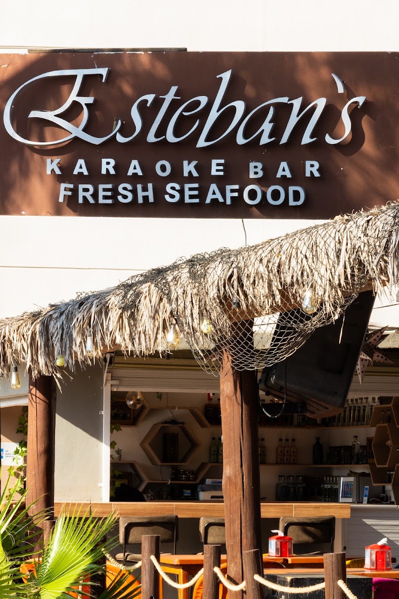 Restaurante Esteban's Karaoke