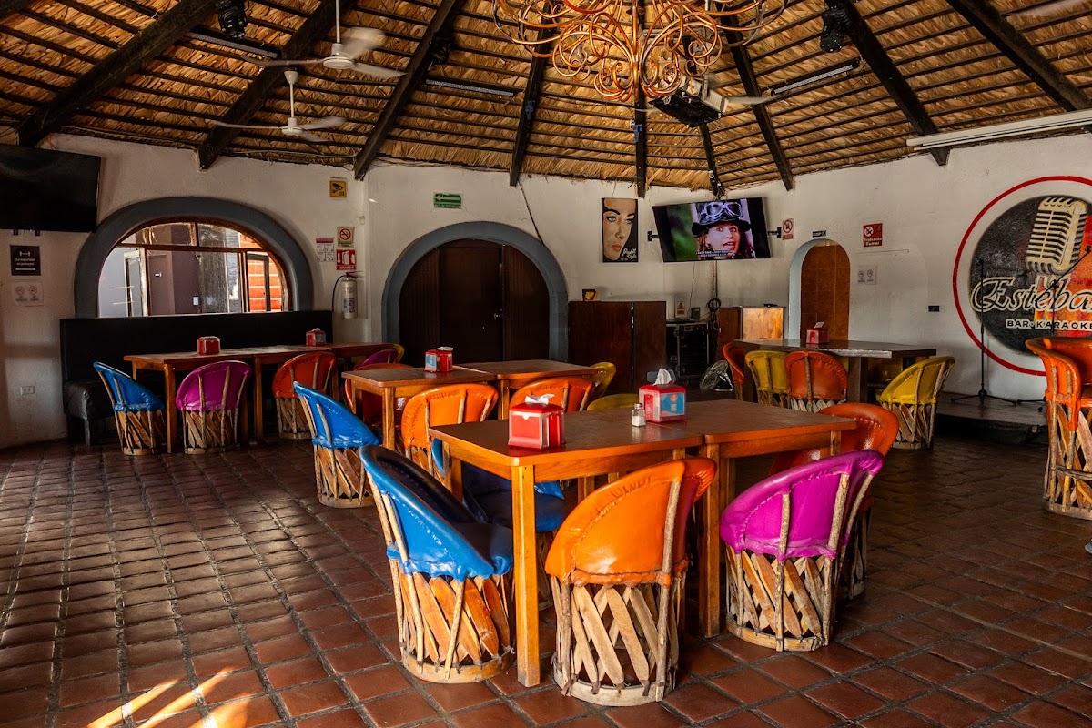 Restaurante Esteban's Karaoke Photo 6