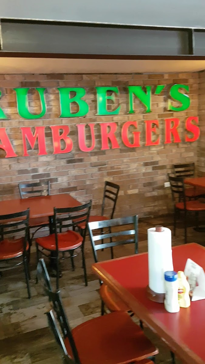 Ruben's Hamburgers Teopanzolco Cuernavaca Photo 2