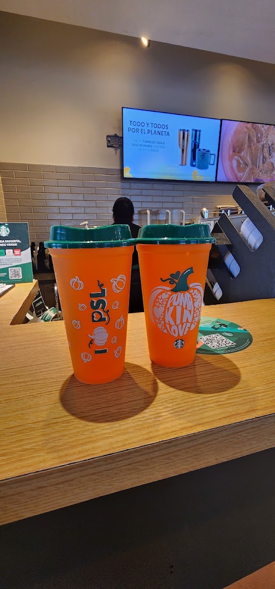 Starbucks Asuncion Photo 7