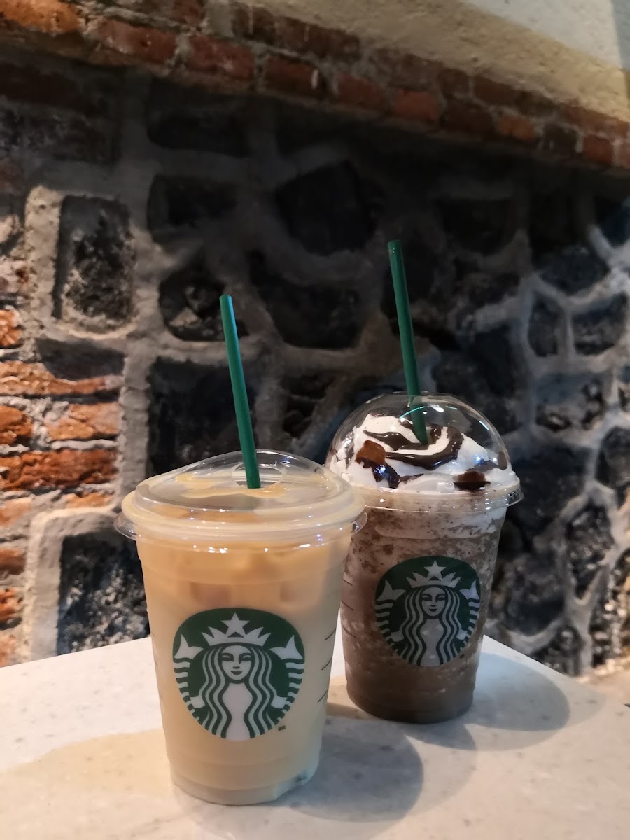 Starbucks Cuicuilco Plaza Photo 9