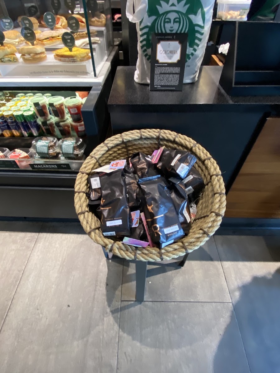 Starbucks Up Town Merida Dt Photo 8
