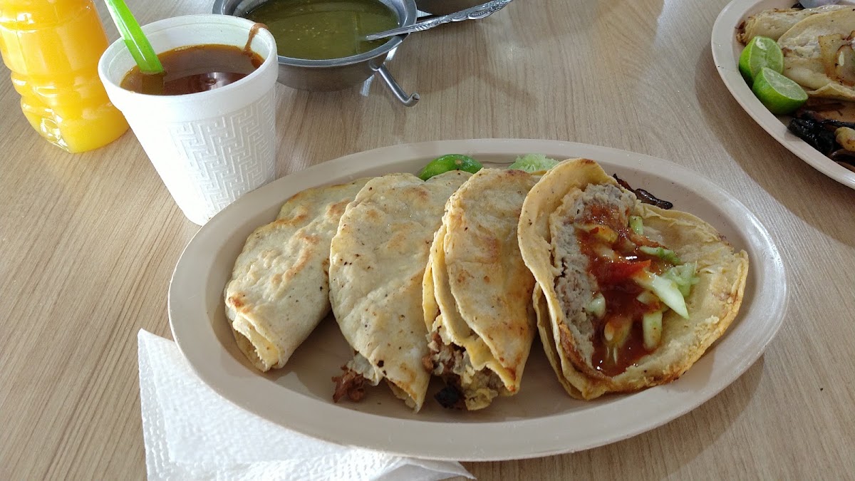 Tacos De Barbacoa Mc - La Calma Photo 5