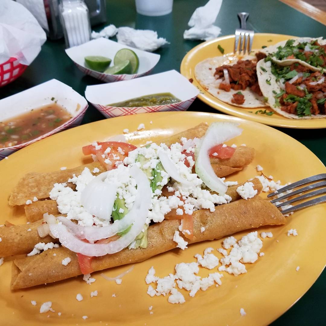 Taqueria El Cometa Photo 8
