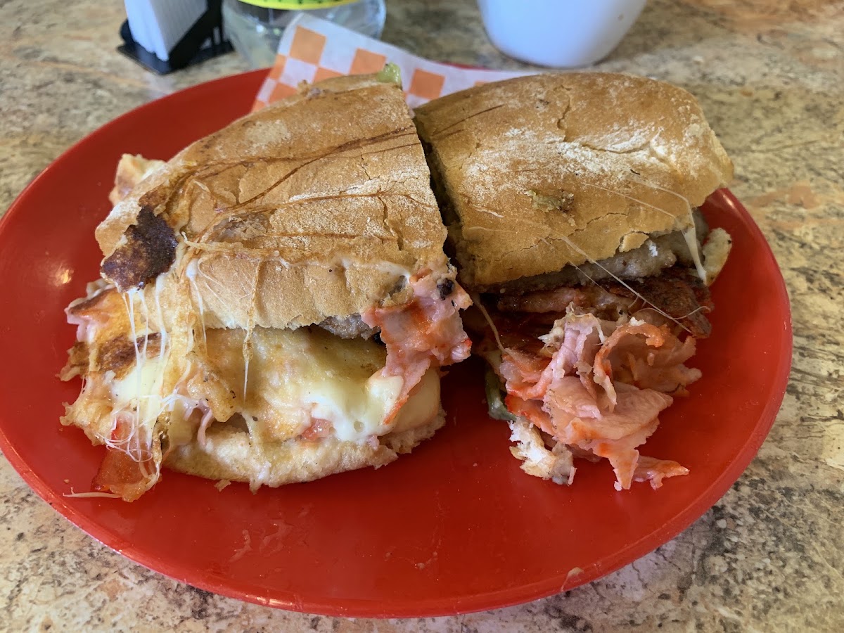 Tortas El Chatin Photo 4