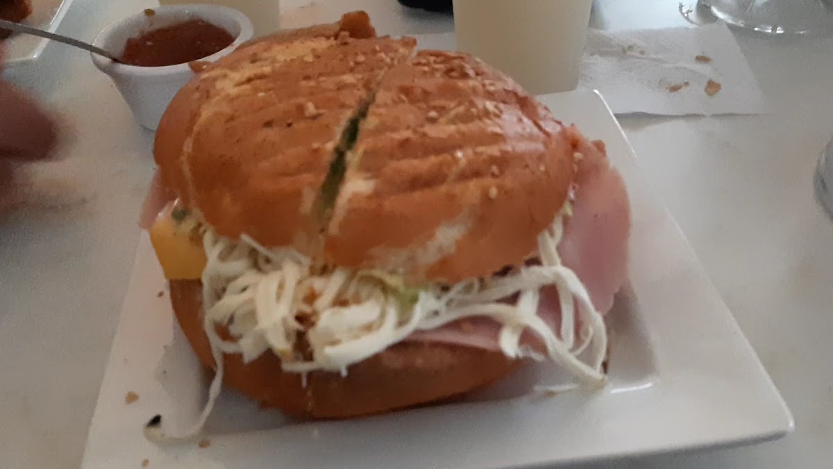 Tortas Meche Restaurante-Bar Photo 2