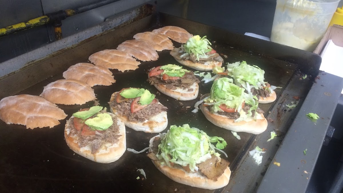 Tortas Omar - Zaragoza Photo 3