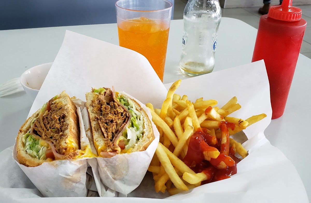 Tortas Omar - Zaragoza Photo 5