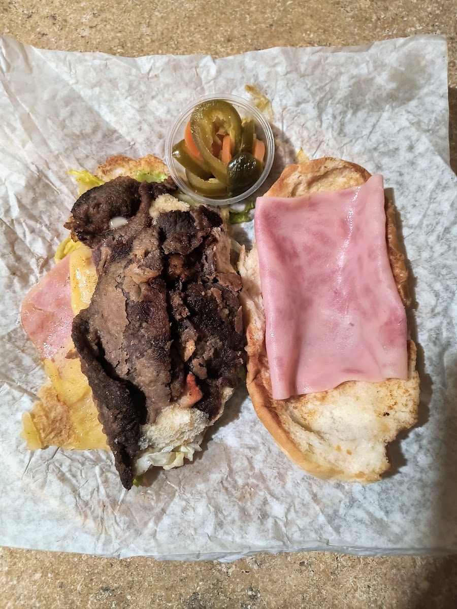 Tortas Omar - Zaragoza Photo 6