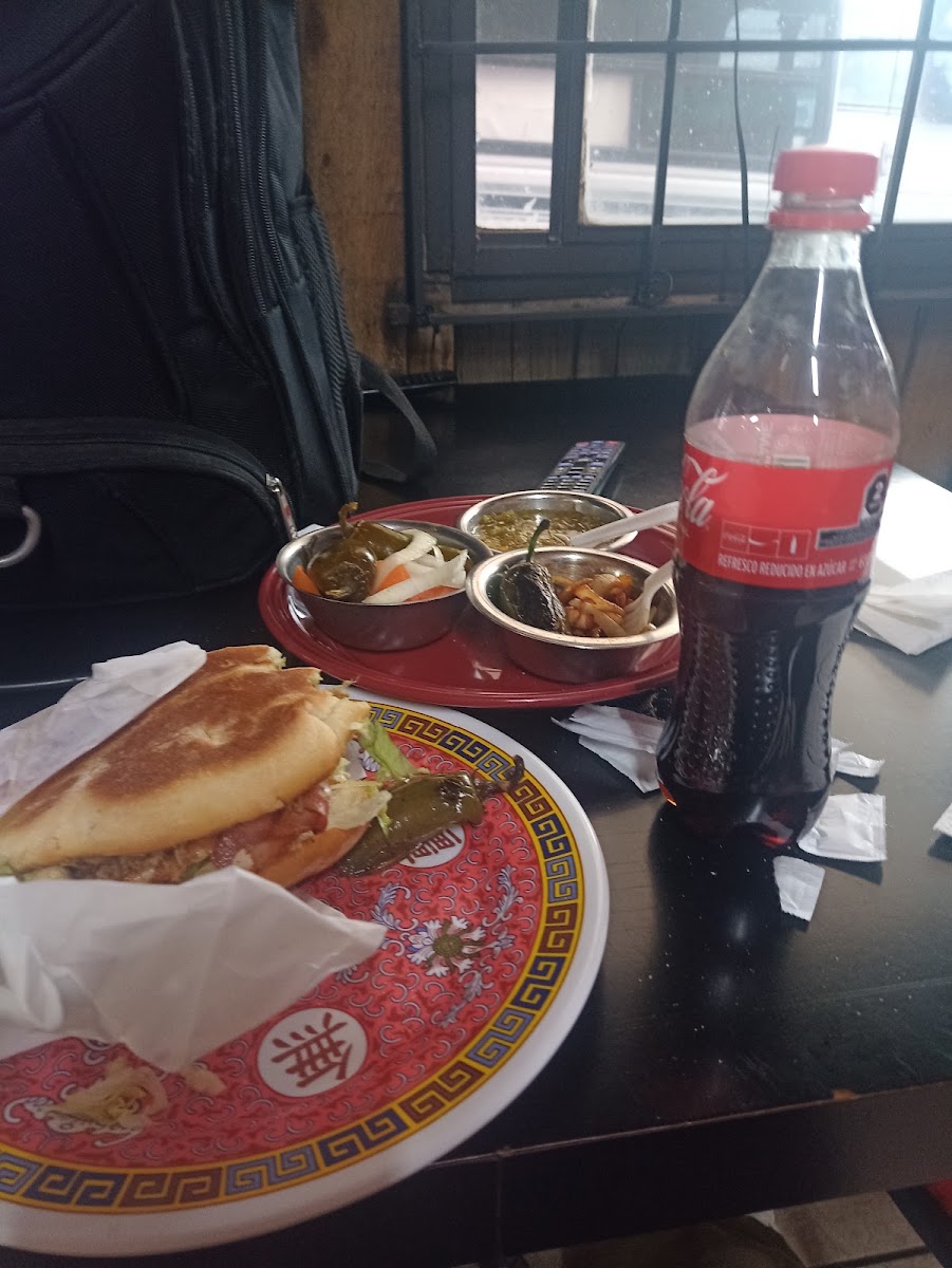 Tortas Y Hamburguesas Que Nos Pasa Photo 10