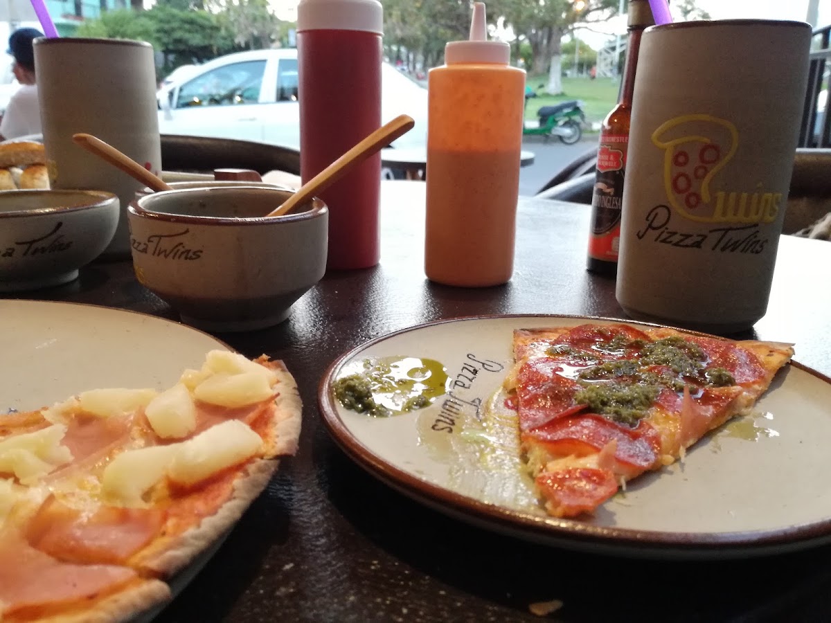 Twiins Pizza Photo 7