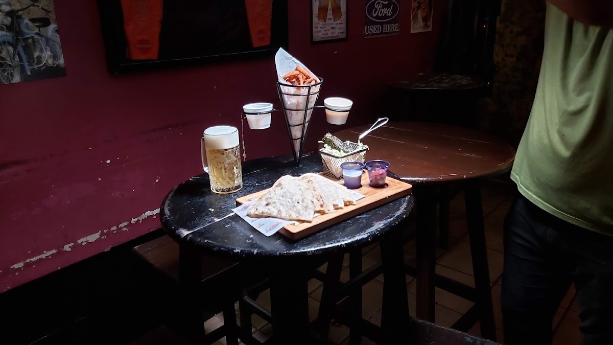 Waynes Garage Bar Photo 9