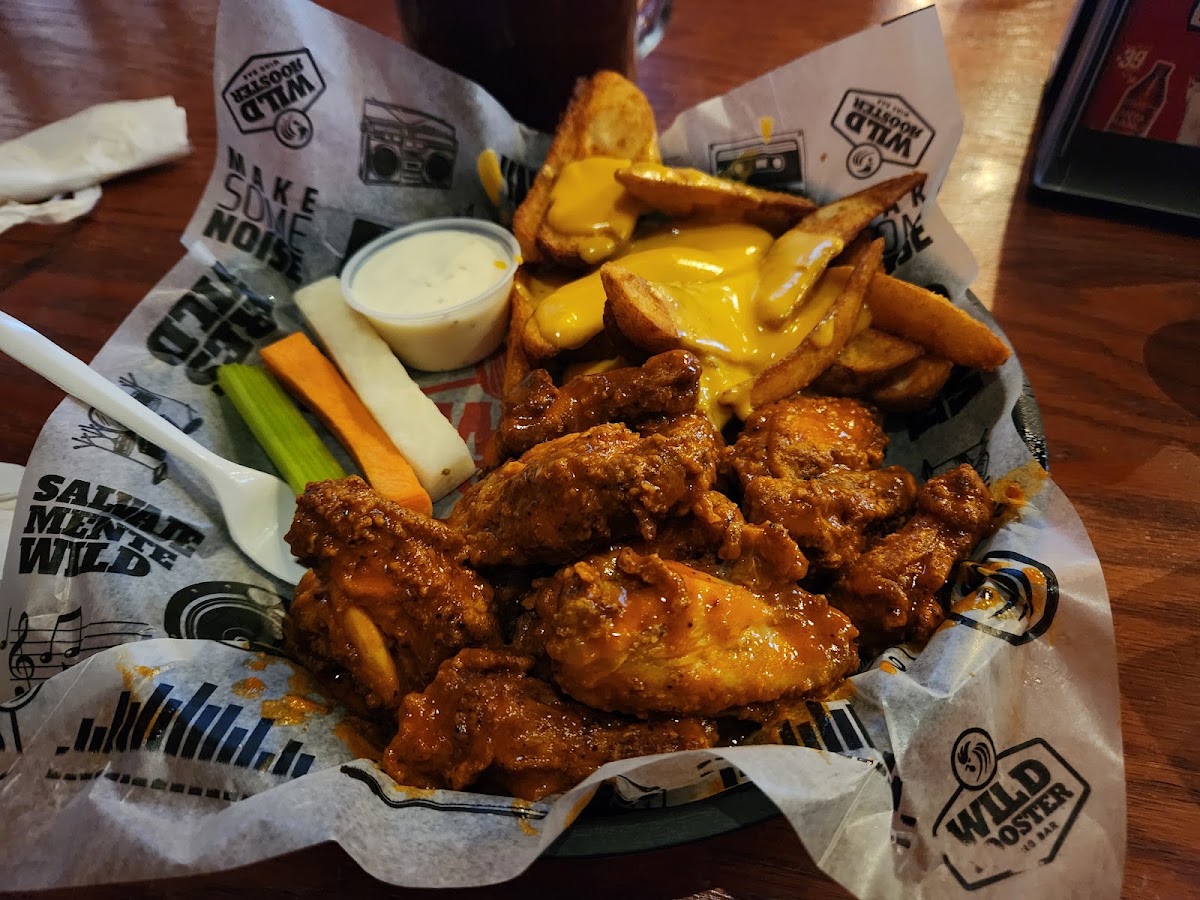Wild Rooster Wing Bar Tijuana Photo 5