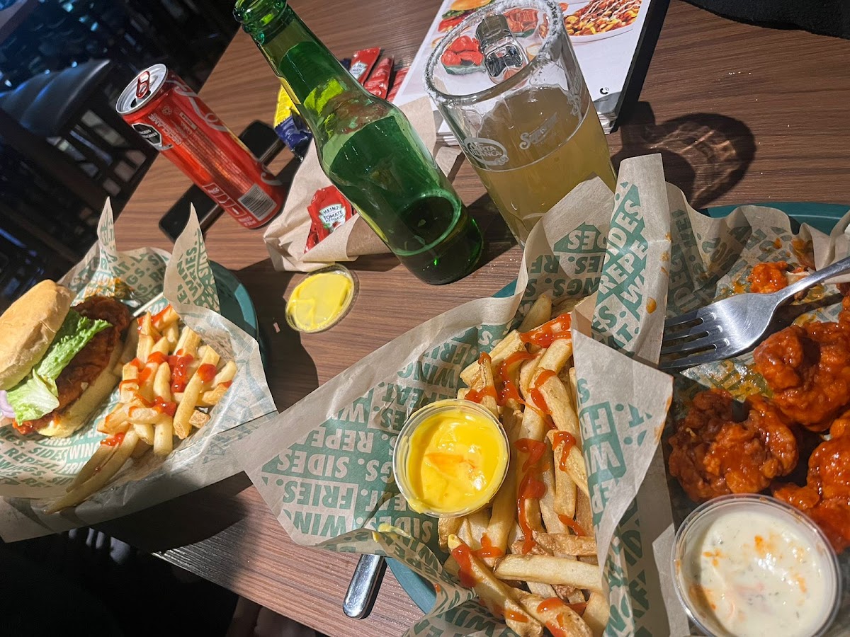 Wingstop Photo 9
